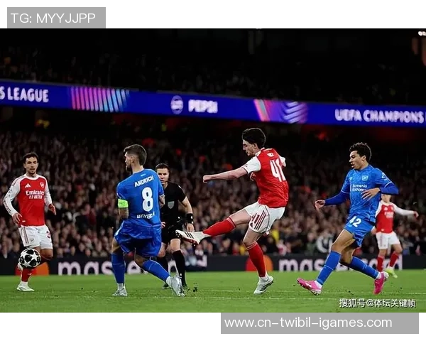 李-迪克逊:赖斯是阿森纳中场的中心与魂灵,他覆盖面积很大